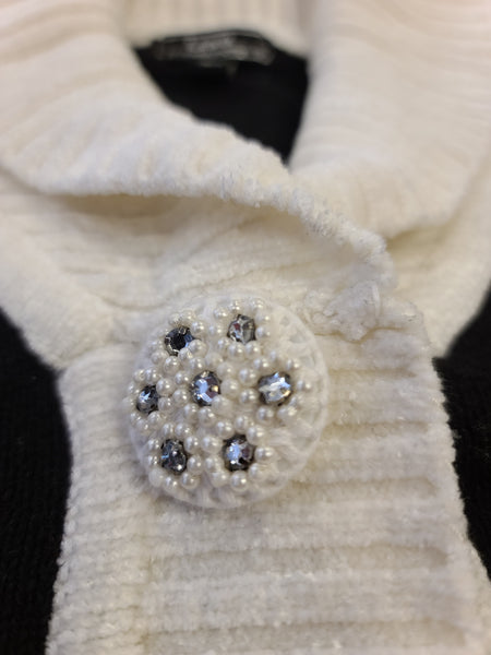 Single Button Black and White Ornament Vest